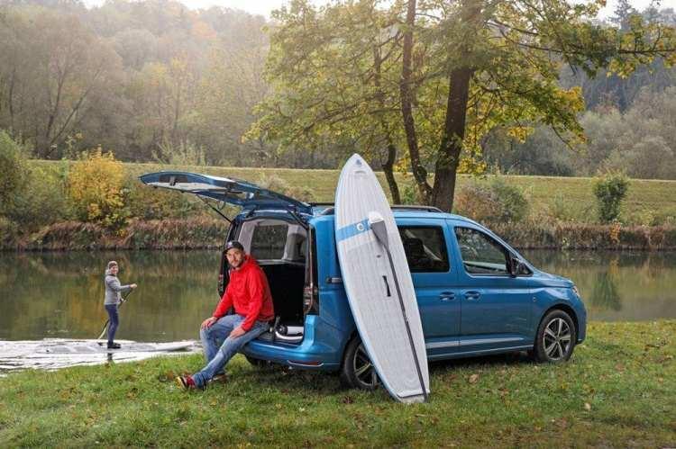 <p>Çok amaçlı kullanıma uygun sunduğu birçok yenilik Yeni Caddy’yi, bu segment kullanıcıları için iş haricinde de keyifli ve konforlu zaman geçirebilecekleri cazip bir seçenek haline getiriyor.</p>
<ul>
</ul>