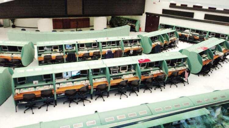 <p>Güçlü iç talep </p>
<p>Şirketlerin bilançolarındaki olumlu seyirde, özellikle otomotiv ve beyaz eşya sektörleri öne çıktı. Gerek kredi teşvikleri, gerekse artan fiyatların etkisiyle bu iki sektördeki firmaların gelirlerinde artış yaşanırken, bu durum bilançolarına da olumlu yansıdı. İç talep güçlü kalmaya devam etti. Öte yandan petrol, petrokimya ve demir çelik gibi emtiaya dayalı sektörlerde toparlanmanın başlaması bu sektörlerdeki şirketlerin ciro ve kârlarında kuvvetli artışlar sağladı.</p>