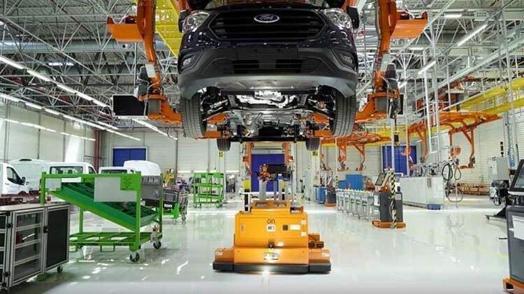 <p>Hızlı dijitalleşme </p>
<p>En yüksek karı açıklayan Ford Otosan’ın Yönetim Kurulu Başkanı Ali Koç, karlılıktaki başarıyı faaliyet raporunda şöyle açıklıyor: “Mart - nisan döneminde kademeli olarak tüm yerleşkelerimizde mecburen durdurduğumuz üretime mayıs ayında tekrar başladık.”</p>