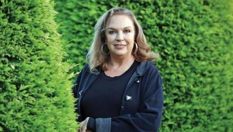 <p><strong>SELDA ALKOR</strong></p>
<p><span style="color:#800080"><strong>“8 Mart, kadınlarımızın özgürlük, eşitlik ve daha rahat bir hayat için savaştıkları gündür. Kadınlar, mücadele verip birçok konuda başarılar elde etmişlerdir. Karşılıksız sevginin, fedakarlığın, özverinin sembolü kadınlarımıza sadece 8 Mart’ta değil, her gün her zaman hak ettikleri sevgi ve saygıyı gösterelim. İnsanlığın devamı için olmazsa olmaz kadınlarımız, her gününüz kutlu olsun.”</strong></span></p>