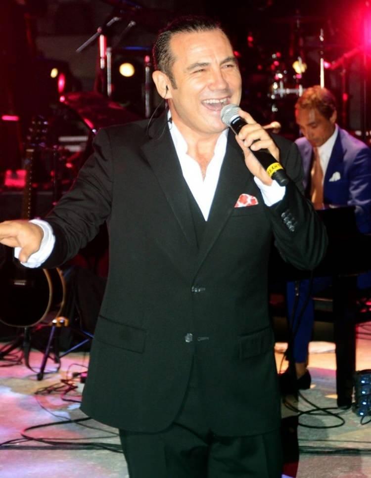 <p><strong>FERHAT GÖÇER</strong></p>
<p><span style="color:#800080"><strong>“Kadın erkek eşitliğinin kadın haklarının, tartışılmaya ihtiyaç duyulmadığı, kadınların tacize, tecavüze, şiddete ve diğer her türlü haksızlığa maruz bırakılmadığı 8 Mart’ları birlikte kutlamak dileğiyle. 8 Mart Dünya Emekçi Kadınlar Günü kutlu olsun.”</strong></span></p>