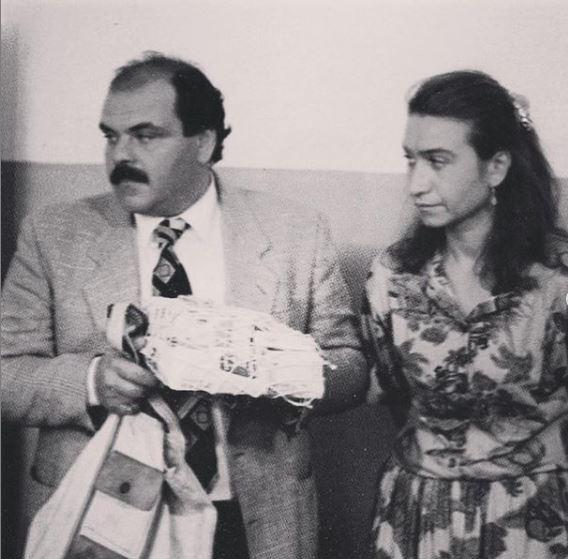 <p><strong>DEMET AKBAĞ</strong></p>

<p>'Çok canım yanıyor... Ne çok sevinç ,ne çok anı, ne çok hüzün... Ah arkadaşım, ah yol arkadaşım, çok üzgünüm...'</p>
