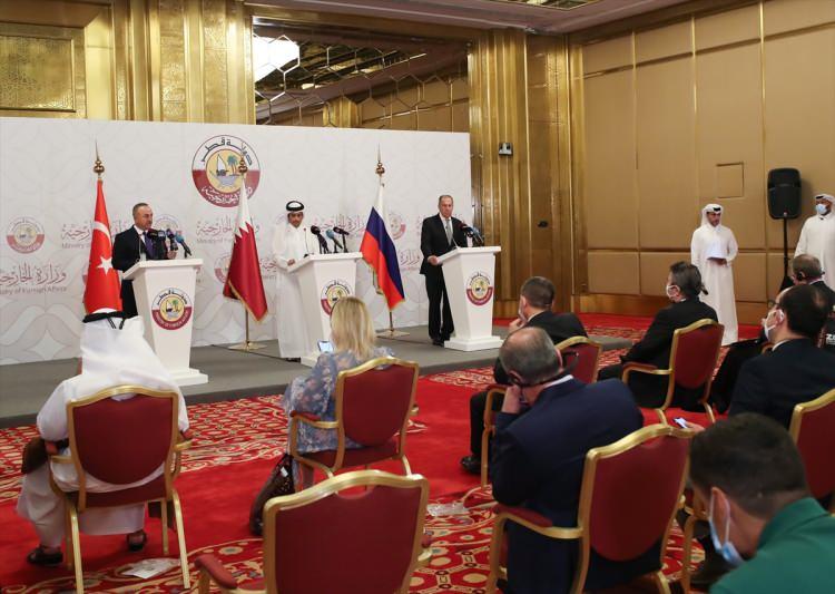 <p>Çavuşoğlu, Katar'ın başkenti Doha'da gerçekleştirilen Türkiye-Rusya-Katar Üçlü Dışişleri Bakanları Toplantısı'nın ardından düzenlenen ortak basın toplantısında konuştu.</p>
<p> </p>