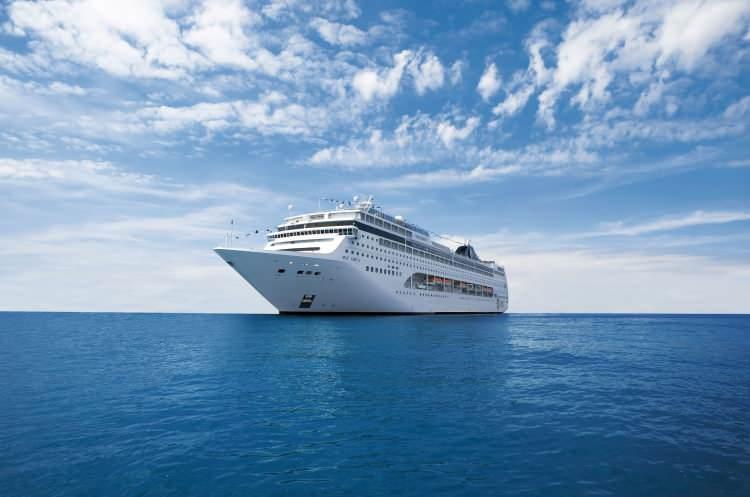 <p>Yunanistan’ın Kerkira adasında limana demirlenen “MSC Lirica” adlı lüks kruz gemisinde yangın çıktı.</p>

