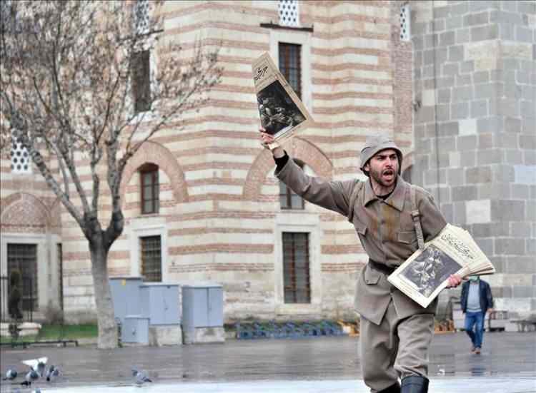 <p>Konya'da 18 Mart Şehitleri Anma Günü ve Çanakkale Deniz Zaferi'nin 106. yıl dönümü dolayısıyla vatandaşlara, "Konya Harp Mecmuası" adlı temsili gazete dağıtıldı. Gazeteler, Mevlana Meydanı, Şerafettin Camii ve Bedesten Çarşısı'nda vatandaşlara dağıtıldı. ( Abdullah Coşkun - Anadolu Ajansı )</p>

<p> </p>
