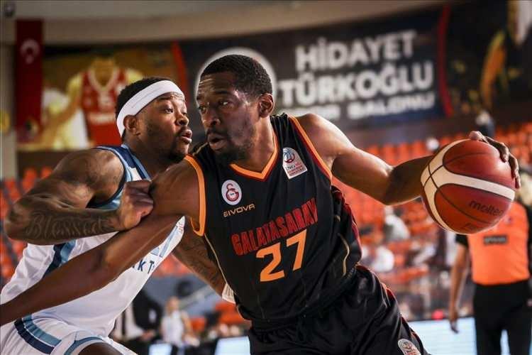 <p>ING Basketbol Süper Ligi'nin 24. haftasında Türk Telekom ile Galatasaray, Mamak Belediyesi Hidayet Türkoğlu Spor Salonu'nda karşılaştı. Bir pozisyonda Galatasaray oyuncusu Jordan Lee Crawford (27) rakibi Marcus Franklee Foster (17) ile mücadele etti. ( Özge Elif Kızıl - Anadolu Ajansı)</p>

<p> </p>
