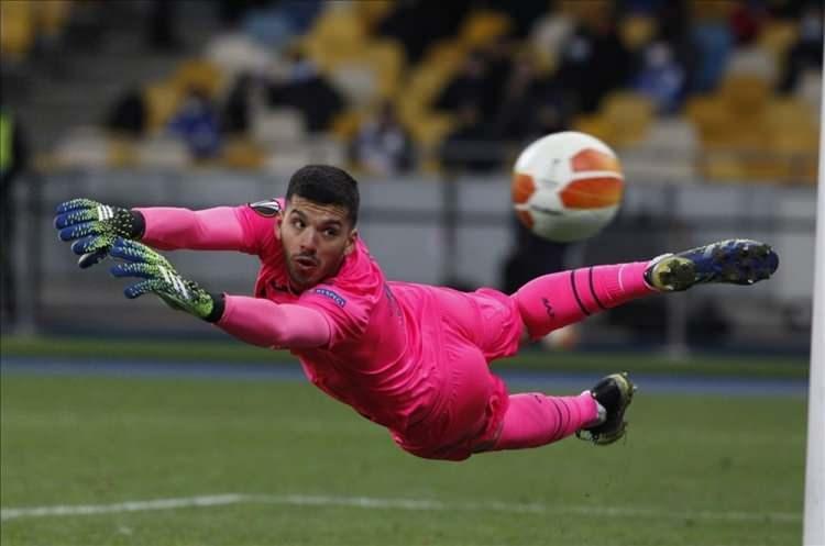 <p>UEFA Şampiyonlar Ligi son 16 turu ilk maçında Dinamo Kiev, Villarreal ile Kiev Olimpiyat Stadyumu'nda karşılaştı. Karşılaşmada Villarreal takımının oyuncusu Geronimo Rulli (fotoğrafta) da forma giydi. ( Anatolii Stepanov - Anadolu Ajansı )</p>

<p> </p>
