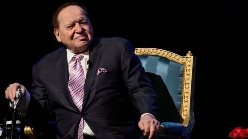<p><strong>9- Sheldon Adelson,Las Vegas Sands Corp.</strong><br />
   <br />
Maaş: 24,680,118 ABD doları (Ortalama çalışan ücreti: 42,228 ABD doları)</p>
