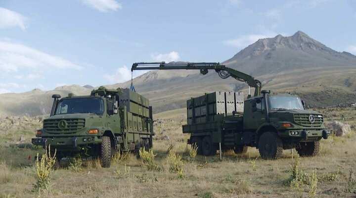 <p>HİSAR-U, HİSAR-A ile HİSAR-O sistemlerinde de olduğu gibi dikey atış yeteneğine, dikey atış esnasında azami etkinlik sağlayan çift darbeli motora ve Aktif Radar Arayıcı ile Görüntüleyici Kızılötesi Arayıcı başlığa sahip olacak</p>
<p> </p>