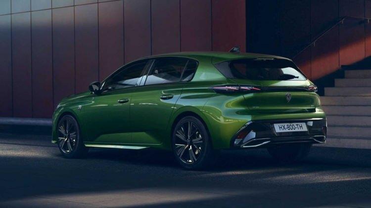 <p>EMP2 adı verilen esnek bir platform üzerine kurulan Peugeot 308 çok farklı güç seçeneklerine imkan veriyor.  Aracın elektrikli versiyonu ile ilgili bir bilgi olmazken lansmanla birlikte iki plug-in hibrit motor seçeneği yer alacak.</p>

