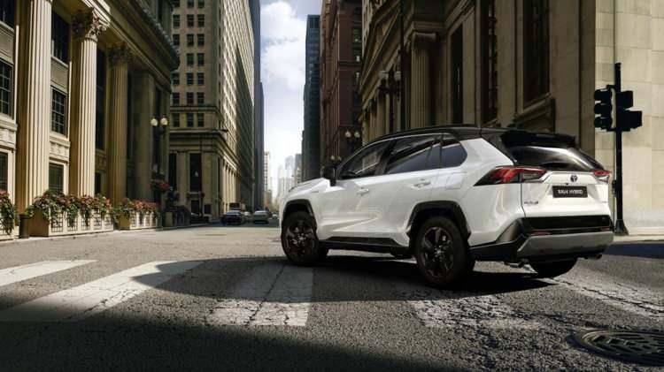 <p>Toyota RAV4 Hybrid 4x4 Flame e-CVT -</p>

<p>Fiyatı&nbsp;776.600 TL</p>

<p>&Ouml;TV Teşvikli Liste Fiyatı - 607.850 TL</p>
