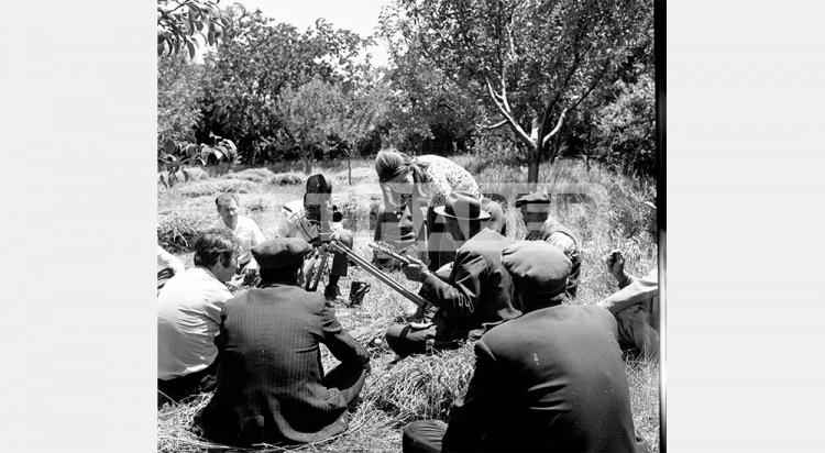 <p>Veysel`in şiirleri, "Deyişler" (1944), "Sazımdan Sesler" (1950) ve "Dostlar Beni Hatırlasın" (1970) kitaplarında toplandı.</p>
<p>-TRT HABER-</p>