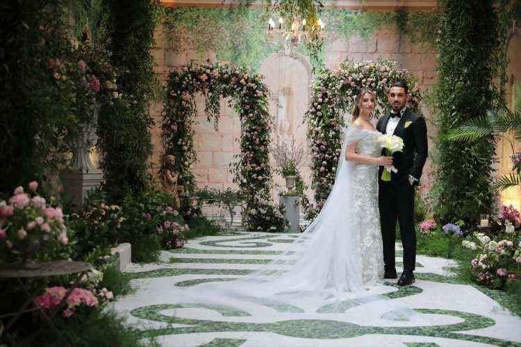 <p>Nikah töreni Four Seasons Hotel Bosphorus'da gerçekleştirildi.</p>
