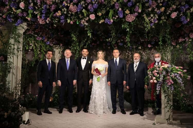 <p>Törene Medipol Başakşehir Başkanı Göksel Gümüşdağ, Fenerbahçe Başkanı Ali Koç ve Fenerbahçe Sportif Direktörü Emre Belözoğlu da katıldı.</p>