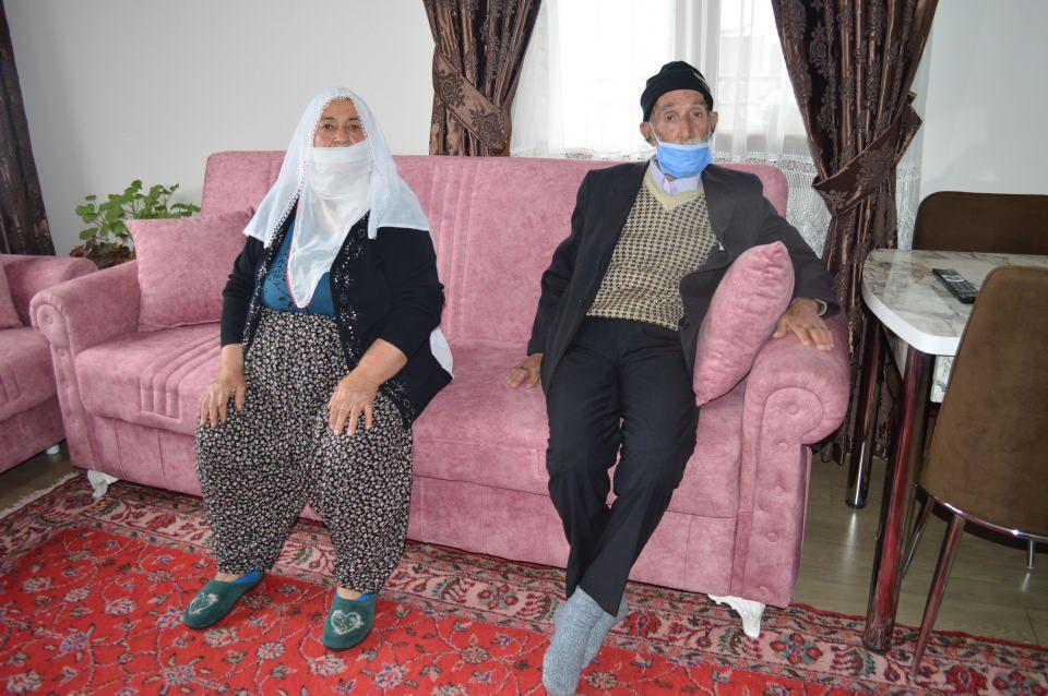 <p>Taştan ailesine teslim edildiği gibi biten konutlarımız vatandaşlarımıza teslim ediliyor. Konutların tamamlanma çalışması, 7 merkezden 265 köyde devam ediyor. </p>