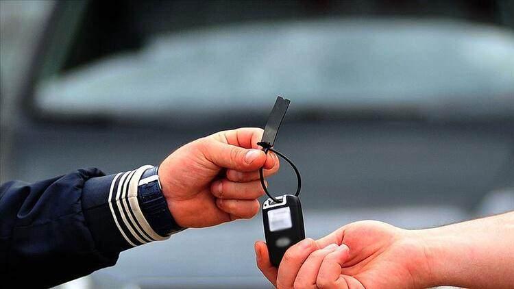 <p><strong>Murat Berkel / Hyundai Assan Genel Müdürü </strong></p>

<p>“Yeni yönetmelikte ana üretici ve distribütör markaların mevcut uygulamalarını etkileyen bir durum bulunmuyor. Tek fark, 300 bin TL altındaki araçlarda da kredi taksit sayıları belirlenmiş oldu. Alt sınırdaki fiyatları karşılayan sıfır <a href="https://www.milliyet.com.tr/haberleri/otomobil" target="_blank">otomobil</a> bulunmuyor. Bu karar, lüks sınıftaki modelleri etkileyebilir. Vergi yükünün hafifletilmesiyle tüketiciye daha geniş seçenek ve taksit imkanı sunmak mümkün olabilecek.”</p>
