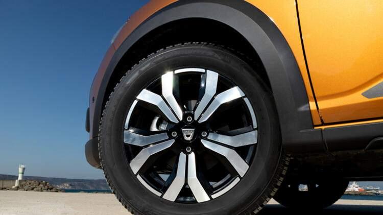 <p><strong>DACIA SANDERO </strong></p>
<p>Dacia Sandero Comfort 1.0 Sce 65 bg Tavsiye Edilen Anahtar Teslim Liste Fiyatı 143.400 TL olarak açıklandı.</p>