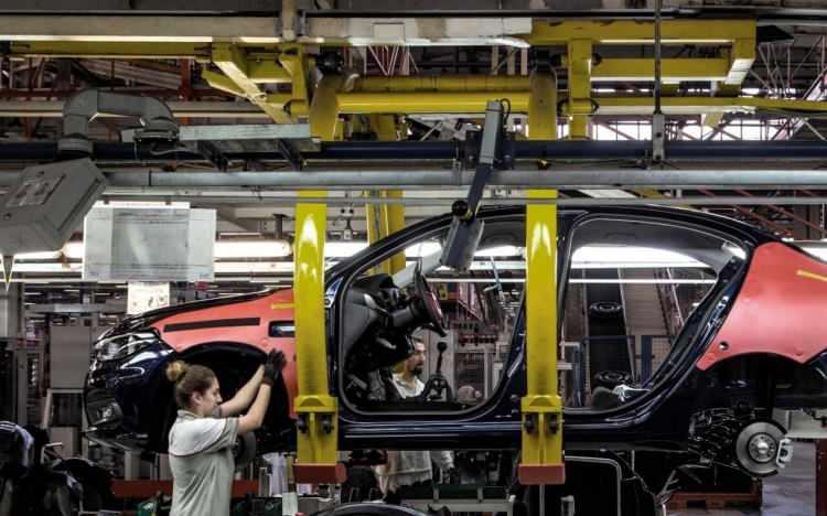 <p>Türk Otomobil Fabrikası A.Ş. (<strong>TOFAŞ</strong>) küresel elektronik mikroçip tedarik sıkıntısı sebebiyle fabrikada üretime iki hafta ara verileceğini açıkladı.</p>