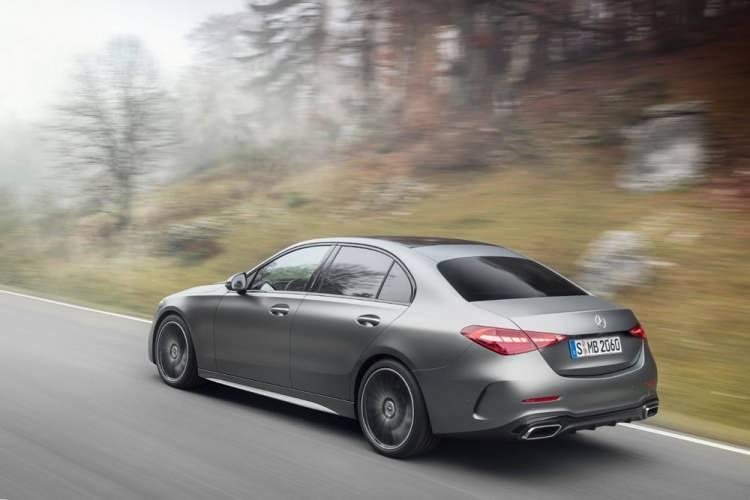 <p>Tamamı 2.0 litre olan dizeller ise C 200d’de 163, C 220d’de 200, C300d’de ise 265 bg güç sunacak. 25,4 kWh’lik bataryadan beslenen C 300e ise toplamda 313 bg güç, 550 Nm tork sunacak ve WLTP normlarına göre 100 km’ye kadar elektrik menzili verecek.</p>