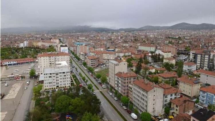 <p>İsviçre merkezli hava kalitesi teknolojisi şirketi IQAir tarafından yayımlanan rapor, metreküp başına düşen ince parçacıklı madde (PM 2,5) yoğunluğu ölçümlerine dayanıyor.</p>

<p> </p>
