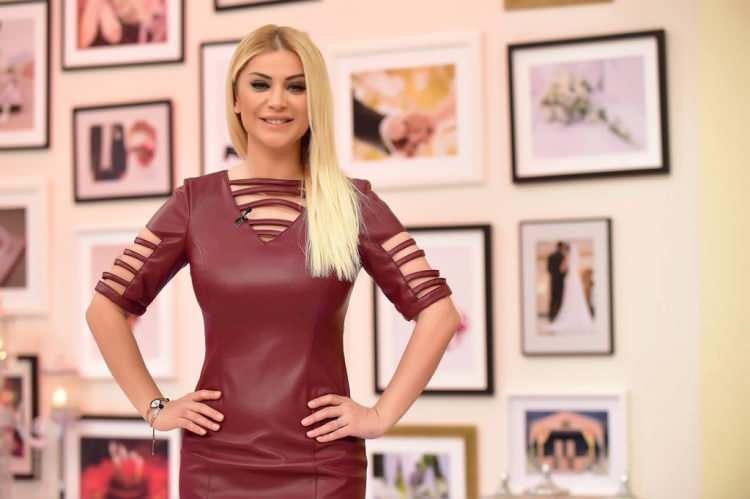 <p><span style="color:#800080"><strong>Muhabirin "Sanki önünüze taş koyuyorlarmış gibi anladım" demesinin üzerine sözlerine devam eden Karlı, "Herkes herkese taş koyuyor bu sadece benim için geçerli değil. Yapacak bir şey yok. Başıma çok geldi böyle şeyler" ifadesini kullandı.</strong></span></p>
<p> </p>