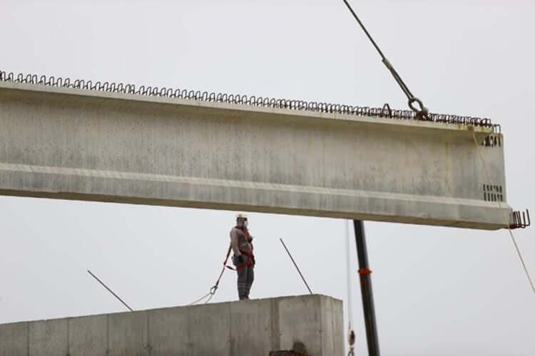 <p>Edirne, Kırklareli ve Tekirdağ'ı hızlı tren ağına bağlayacak projeyle Halkalı-Kapıkule arasında yük trenleri için seyahat süresi 8 saatten 3,5 saate, yolcu trenleri için ise 3,5 saatten 1 saat 35 dakikaya inecek. Mevcut hat kapasitesi de 4 kat artacak.</p>

<p> </p>
