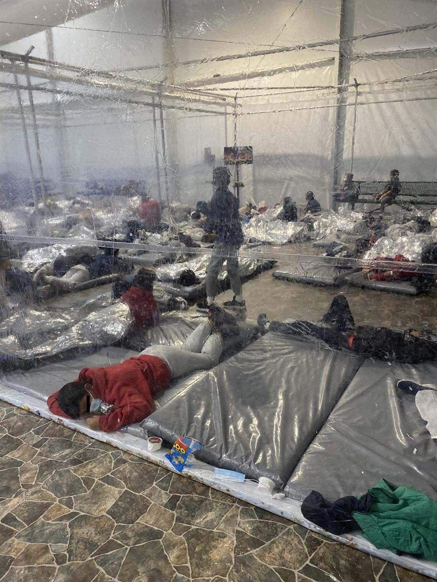 <p>Fotoğrafları sızdıran isim ise bir hayli ilginç. Bu sızıntı Biden'ın rahibi Cumhuriyetçi Parti'den değil kendi partisinden geldi.</p>
