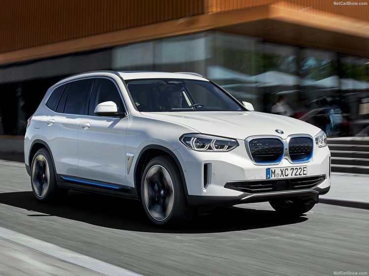 <p>Bu çerçevede BMW Group ile birlikte Yeni BMW iX3'ün başlangıç fiyatı üzerinde yoğun çalışmalar yaptık. </p>
