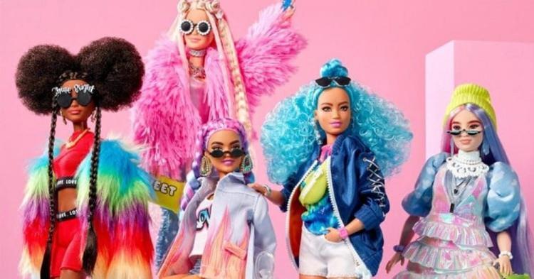 <p>Barbie Fashion Battle yarışmasında 12 gelecek vaat eden tasarımcı, moda ikonu ünlüleri giydiren iki ayrı moda evine katılacak. Yarışmacılar, Barbie için minyatür kıyafet koleksiyonları hazırlayacak. </p>

<p> </p>
