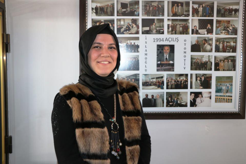 <p>Koronavirüsün de başlamasıyla birlikte biz de bir yol ayrımına girdik. Ya babamız çalışacaktı ya da biz babamızın sağlığı için servisi kapatacaktık. Daha sonra buradaki çalışanlarımızın işsiz kalmaması için biz 3 kız kardeş biz bu işi yaparız diyerek dükkanı işletmeye başladık. </p>