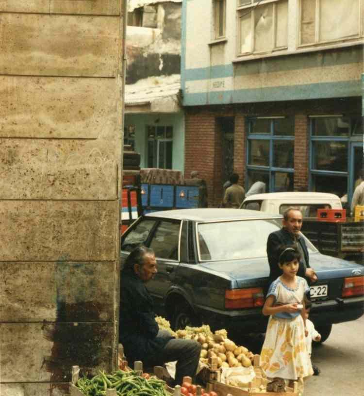 <p>Taze patates satan bir amca. İstanbul 1997</p>

<p> </p>
