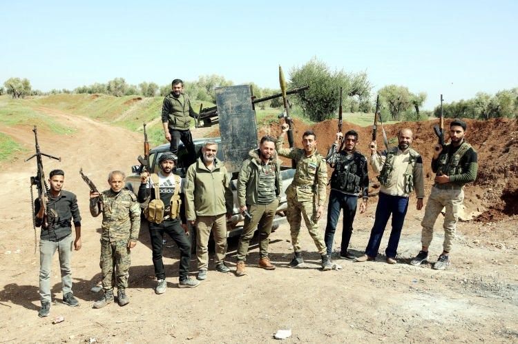 <p><strong>SMO ASKERLERİ, 24 SAAT CEPHEDE</strong></p>

<p>Sınır ötesi harekatların ardından darbe alan PKK/YPG'li teröristler zaman zaman kontrolünü sağladıkları bölgelerden Fırat Kalkanı, Zeytin Dalı ve Barış Pınarı bölgesine yönelik saldırılarına karşı Suriye Milli Ordusu askerleri, oluşturdukları cephe hatlarında 24 saat nöbet tutuyor. </p>
