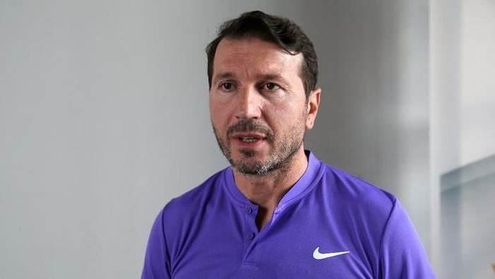 <p>Kayserispor | Bayram Bektaş ayrıldı<br />
<br />
Kayserispor ile sezon başında anlaşan Bayram Bektaş, 7.hafta sonunda takımdan ayrıldı. İlk 7 maçında 2 galibiyet 5 yenilgi alan Bayram Bektaş'ın ekibi alt sıralarda kalmıştı.</p>
