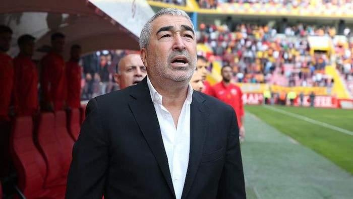 <p>Kayserispor | Samet Aybaba geldi ve 8 hafta çalıştı<br />
<br />
Kayserispor, Bayram Bektaş'ın görevden ayrılmasının ardından deneyimli teknik adam Samet Aybaba ile 11 Kasım akşamı anlaştığını resmen duyurdu . Aybaba, 8 hafta çalıştı ve 2021 yılı başında görevinden ayrıldı.</p>