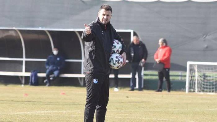 <p>Erzurumspor | Hüseyin Çimşir 4 hafta görev yapabildi</p>
<p>BB Erzurumspor'da Mehmet Özdilek ile yollar ayrıldıktan sonra görevce gelen Hüseyin Çimşir, 4 maçta görev yaptı ve 13.hafta sonrası görevinden ayrıldı. Tüm maçlarını gol atamadan kaybeden BB Erzurumspor, bu dönemde son sıraya geriledi.</p>