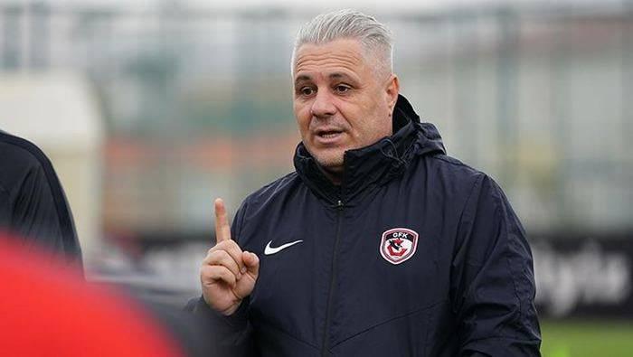<p>Gaziantep FK | Flaş karar! Sumudica ile yollar ayrıldı</p>
<p>Gaziantep FK ile görev yaptığı dönemde Süper Lig'de adından söz ettiren Marius Sumudica, yeni sözleşme ve maaş konusunun ardından 18.hafta sonunda görevden ayrıldı.</p>
