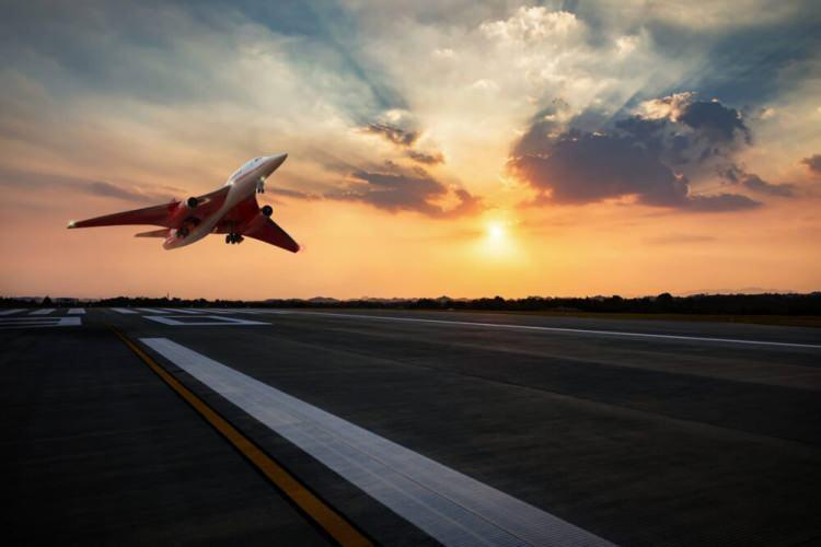 <p>ABD, Florida merkezli süpersonik jet firması Aerion, Mach 4+ hıza ulaşabilen AS3TM uçağının ilk görüntüsünü yayınladı.</p>
