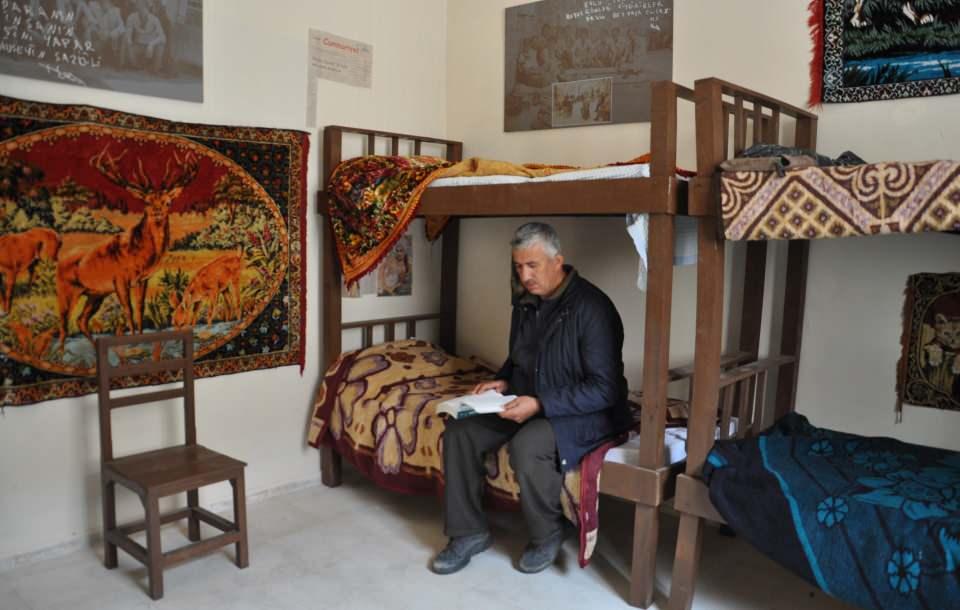 <p>Hacıali &Ouml;zt&uuml;rk Mahallesi&rsquo;nde 1958 yılında yaptırılan cezaevi, Adalet Bakanlığı&rsquo;nın aldığı kararla 2 yıl &ouml;nce kapatıldı.&nbsp;</p>

<p>&nbsp;</p>
