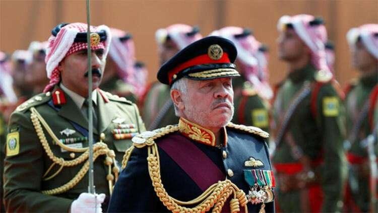 <p>ABD VE ARAP ÜLKELERİNDEN ÜRDÜN KRALI'NA DESTEK </p>

<p> </p>

<p>ABD, Suudi Arabistan ve Mısır'ın yanı sıra Birleşik Arap Emirlikleri, Lübnan, Bahreyn, Irak, Kuveyt, Katar ve Arap Ligi Kral Abdullah'a destek açıklamaları yaptı.</p>
