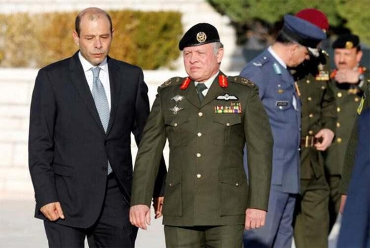 <p>Durum, hiç kimsenin zulüm görmeden, gözaltına alınmadan, taciz ve tehdit edilmeden düşüncelerini dile getirip konuşamadığı bir noktaya geldi."</p>

<p> </p>

<p> </p>
