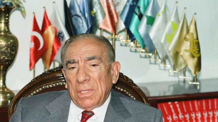 <p>1975`te iktidara ortak olan Türkeş, Süleyman Demirel ve Necmettin Erbakan ile birlikte Milliyetçi Cephe hükümetlerinde yer aldı. Ülkü Ocakları ve Büyük Ülkü Derneği`ni kurdu.</p>