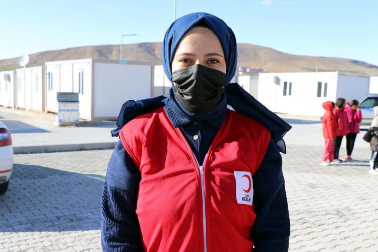 <p>- "Oyuncağım geldi &ccedil;ok mutlu oldum"</p>

<p>&Ccedil;ocuklardan G&ouml;n&uuml;l Doğan,&nbsp;hayalindeki hediyeyi aldığı i&ccedil;in &ccedil;ok mutlu olduğunu s&ouml;yledi.</p>
