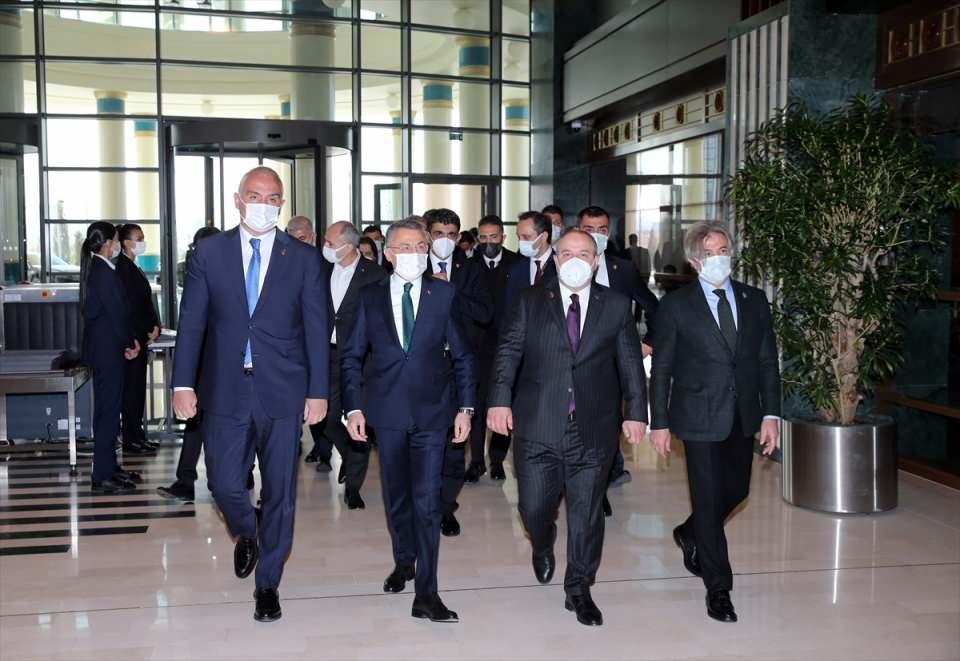 <p>Cumhurbaşkanı Yardımcısı Fuat Oktay, Sanayi ve Teknoloji Bakanı Mustafa Varank ve Kültür ve Turizm Bakanı Mehmet Ersoy, Cumhurbaşkanlığı Millet Kütüphanesi'nde düzenlenen “57. Kütüphane Haftası Açılış Töreni”ne katıldı.</p>
<p> </p>