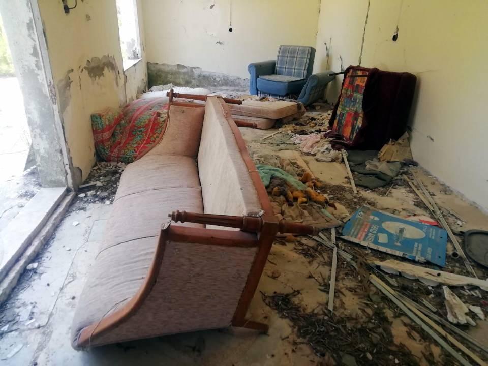 <p>Kaderine terk edilen tatil k&ouml;y&uuml;n&uuml;n harabe halini g&ouml;renler, tesisin yeniden &uuml;lke ekonomisine kazandırılmasını istiyor.</p>
