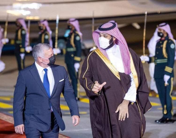 <p>Suudi Arabistan haber ajansı SPA'da yayımlanan açıklamada da Riyad'ın Amman'a tam destek verdiği belirtildi, Kral Abdullah'ın aldığı tüm kararların arkasında durulduğu belirtildi.</p>

<p> </p>
