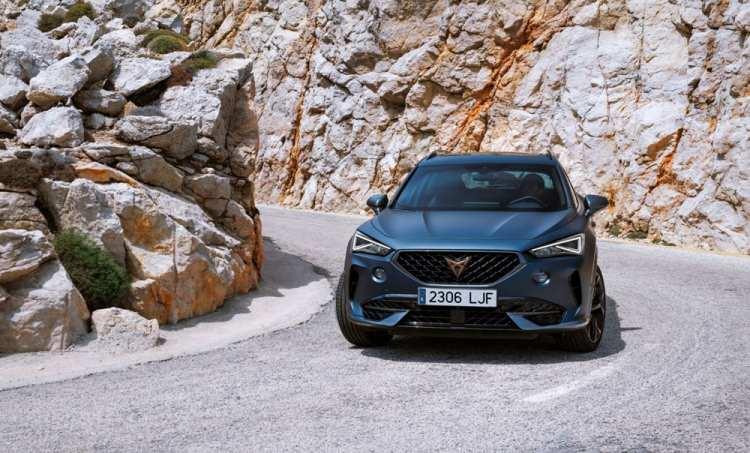 <p>CUPRA Formentor, standart olarak (eHybrid harici) sunulan BeatsAudio ses sistemiyle kullanıcılarına en iyi müzik tecrübesini yaşatmayı amaçlıyor. Bu ses sistemi, 350W güce sahip amfi, üstün kaliteli 10 hoparlör ve bagajda bulunan bir subwooferdan oluşuyor.</p>
