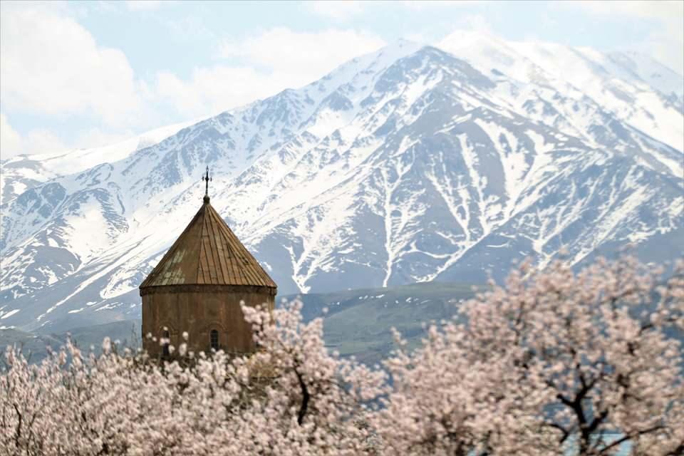 <p>Buradan tüm Türkiye'ye sesleniyoruz. 'Van Gölü için atılacak bir oy, Türkiye için atılmış bir oydur.' Herkesi bu konuda destek olmaya çağırıyoruz."</p>

<p> </p>
