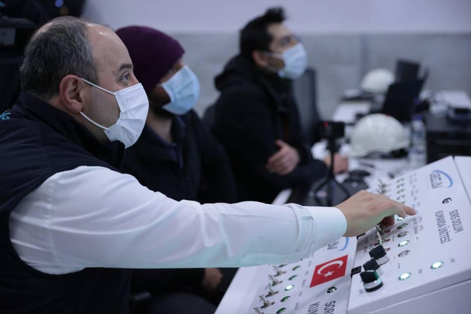 <p>Aynı zamanda Ay misyonunda, yani uzayda kullanmayı hedeflediğimiz daha küçük bir motorun da yine ateşlemesinin testlerini yapmış olduk. </p>