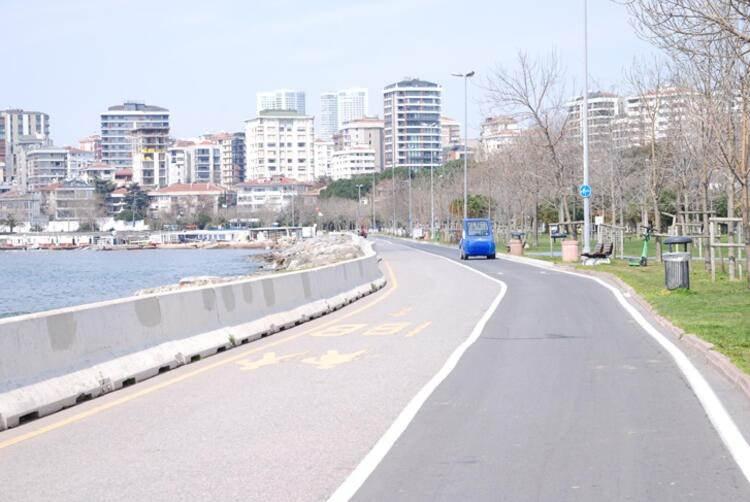 <p>Sabah'tan Bet&uuml;l Alakent'in haberine g&ouml;re; Sistemdeki boşluk ş&ouml;yle işliyor: Pazar g&uuml;n&uuml; sokağa &ccedil;ıkma yasağını delmek i&ccedil;in gidilecek b&ouml;lgedeki herhangi bir otelde, online bir rezervasyon sitesinden &uuml;cretsiz iptal hakkıyla rezervasyon yapılıyor.</p>
