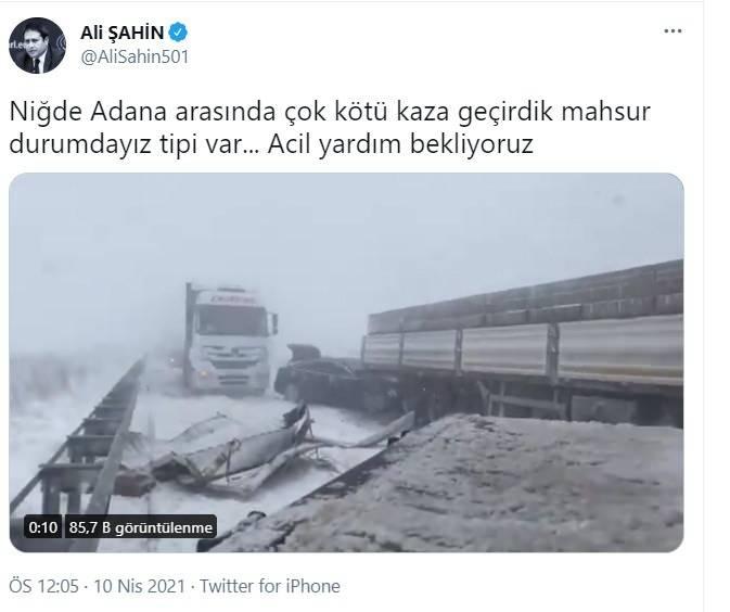 <p>TBMM İdare Amiri, AK Parti Gaziantep Milletvekili Ali Şahin'in i&ccedil;erisinde olduğu otomobil, Niğde-Adana arasında yoğun kar yağışının olduğu b&ouml;lgede TIR&rsquo;a &ccedil;arptı. Kaza sonrası sosyal medyadan paylaşım yapıp yardım isteyen Şahin, kontrol ama&ccedil;lı hastaneye kaldırıldı.<br />
&nbsp;</p>
